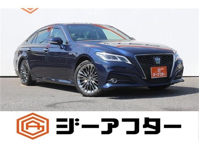 CROWN sedan hybrid