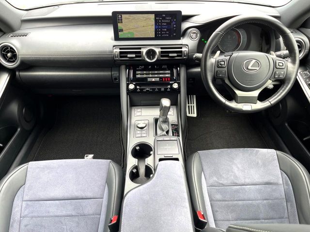LEXUS IS300