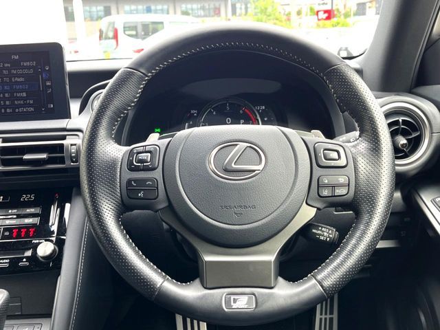 LEXUS IS300