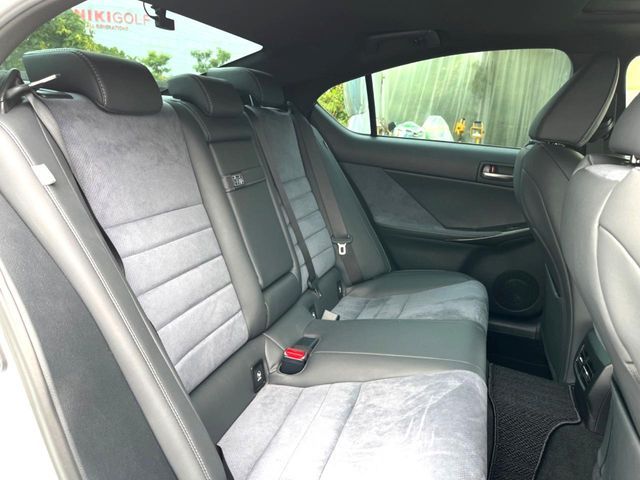 LEXUS IS300