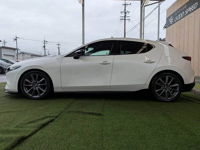 MAZDA3 FASTBACK