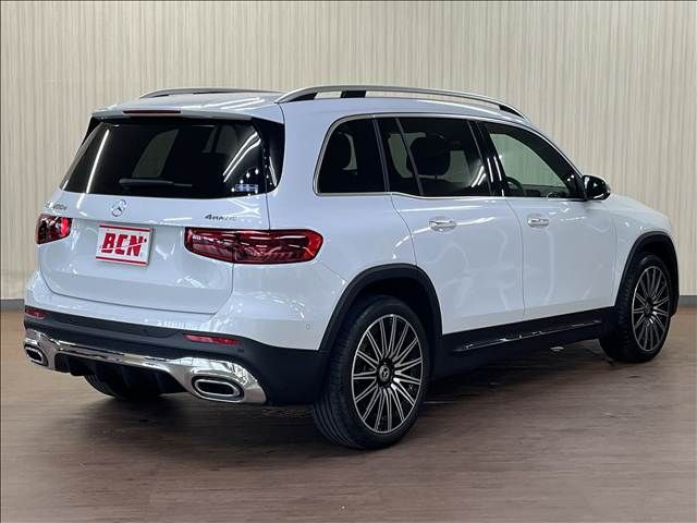 MERCEDES BENZ GLB