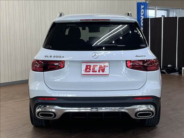 MERCEDES BENZ GLB
