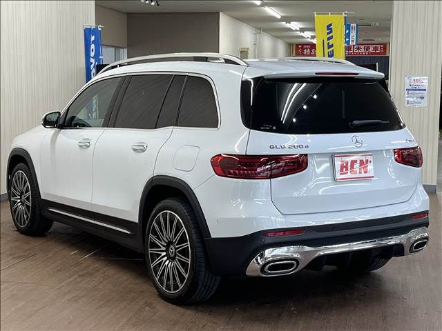 MERCEDES BENZ GLB