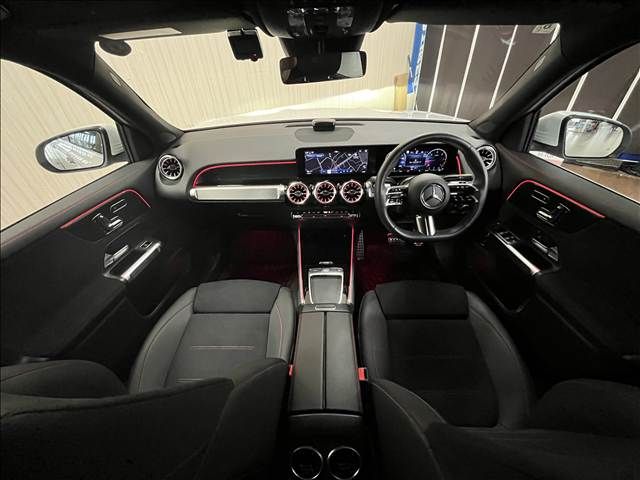 MERCEDES BENZ GLB
