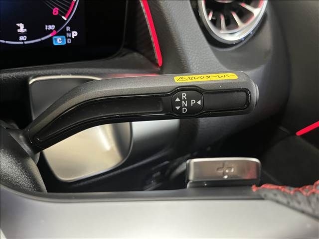 MERCEDES BENZ GLB