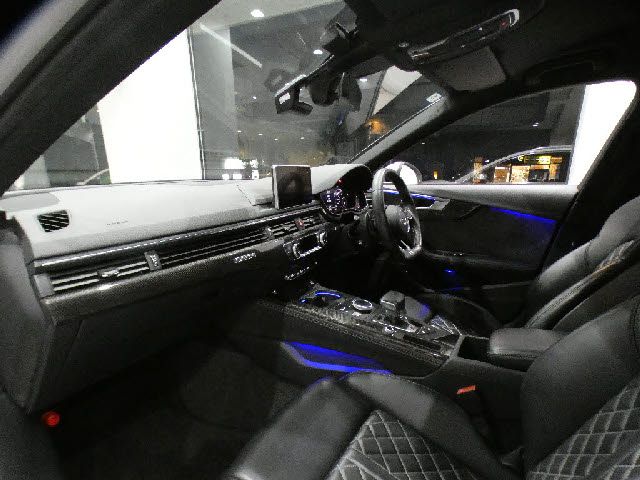 AUDI S4 AVANT