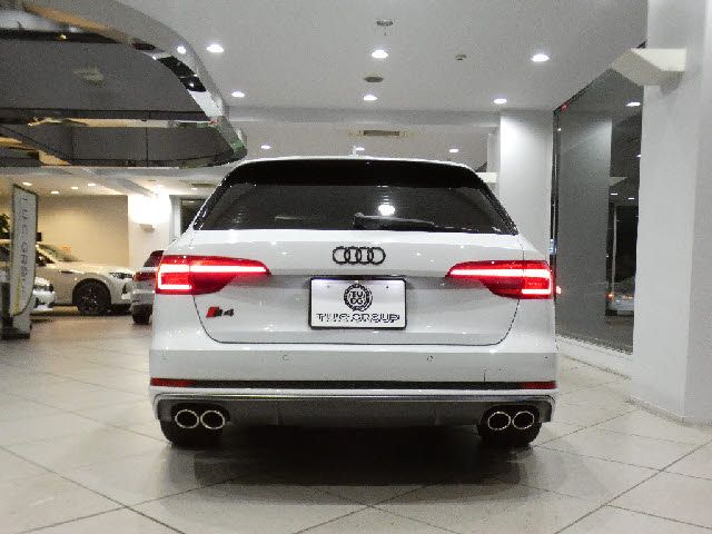 AUDI S4 AVANT