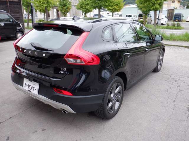 VOLVO V40 CROSS COUNTRY
