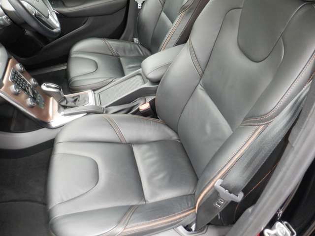 VOLVO V40 CROSS COUNTRY