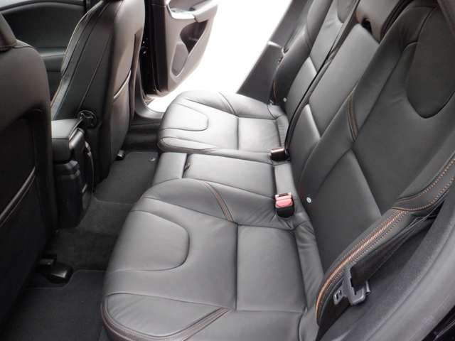 VOLVO V40 CROSS COUNTRY