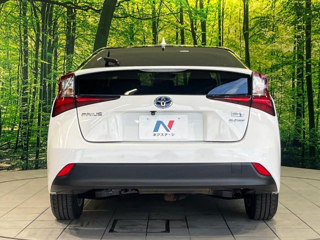 PRIUS 4WD