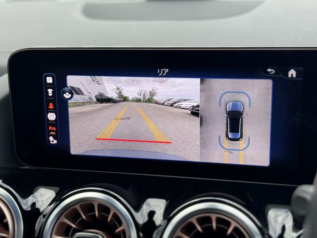 MERCEDES BENZ EQA