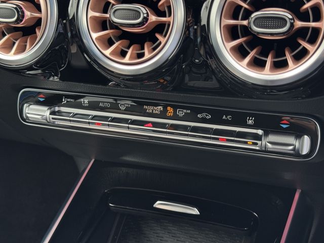 MERCEDES BENZ EQA