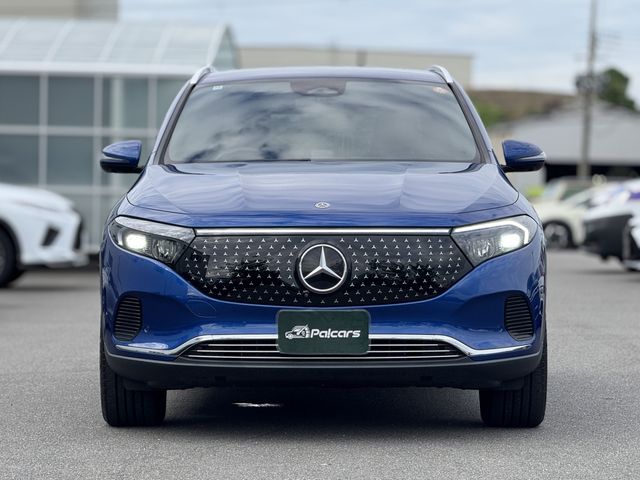 MERCEDES BENZ EQA