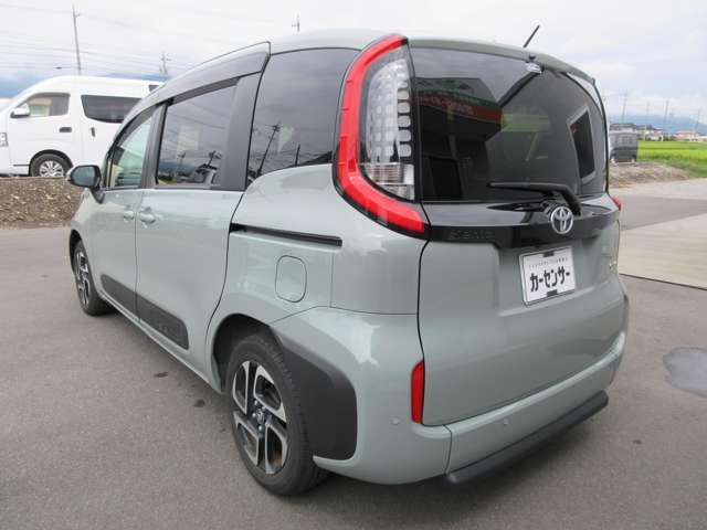 SIENTA HYBRID