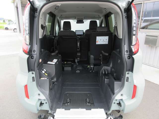 SIENTA HYBRID