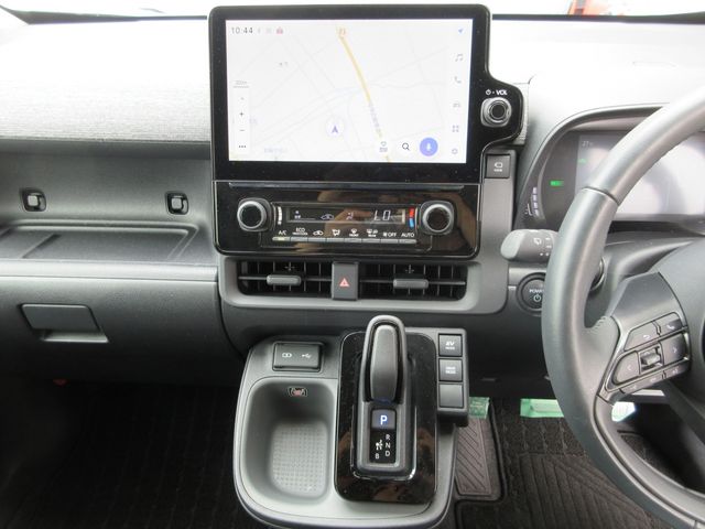 SIENTA HYBRID