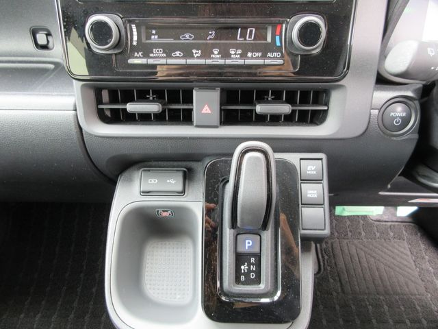 SIENTA HYBRID