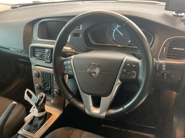VOLVO V40 CROSS COUNTRY