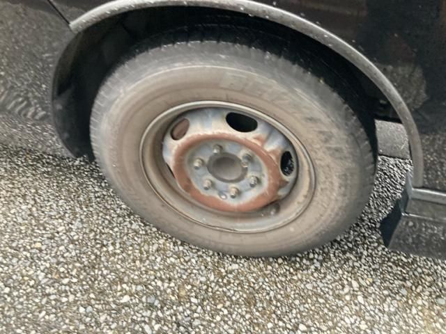CARAVAN van 1.2t 2WD