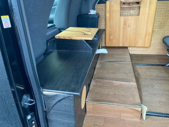 CARAVAN van 1.2t 2WD