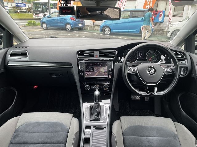 VOLKSWAGEN GOLF VARIANT