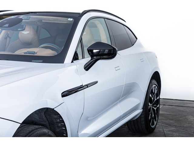 ASTON MARTIN SUV