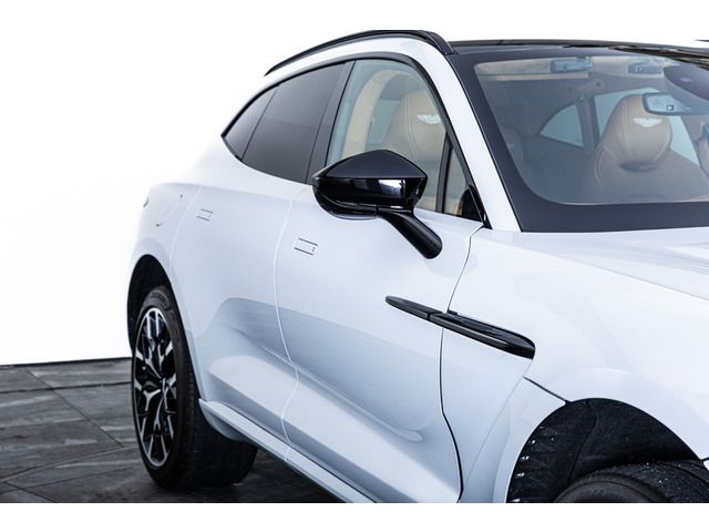 ASTON MARTIN SUV