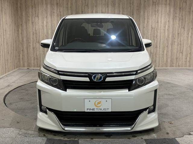 VOXY HYBRID