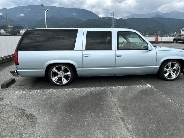 CHEVROLET SUBURBAN