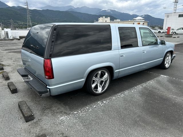 CHEVROLET SUBURBAN