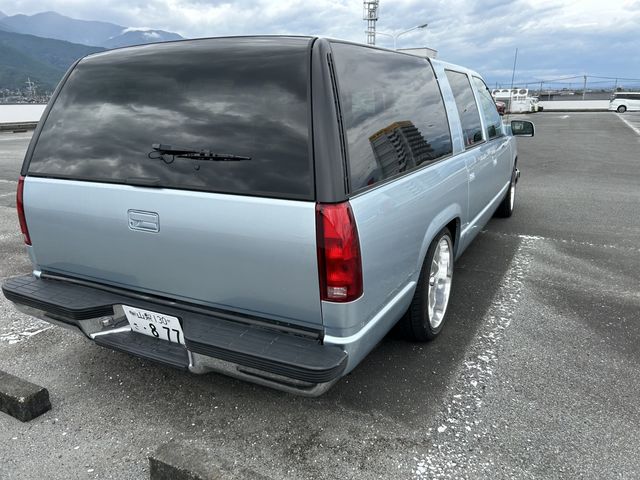 CHEVROLET SUBURBAN