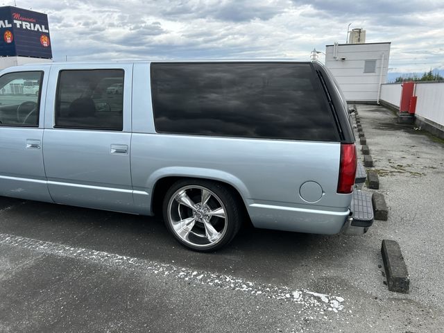 CHEVROLET SUBURBAN