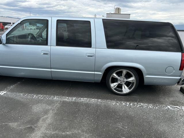 CHEVROLET SUBURBAN