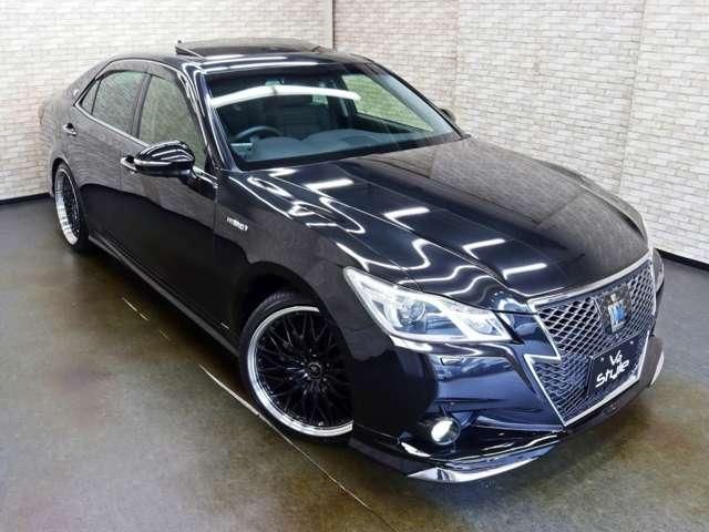CROWN sedan