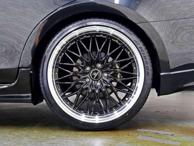 CROWN sedan