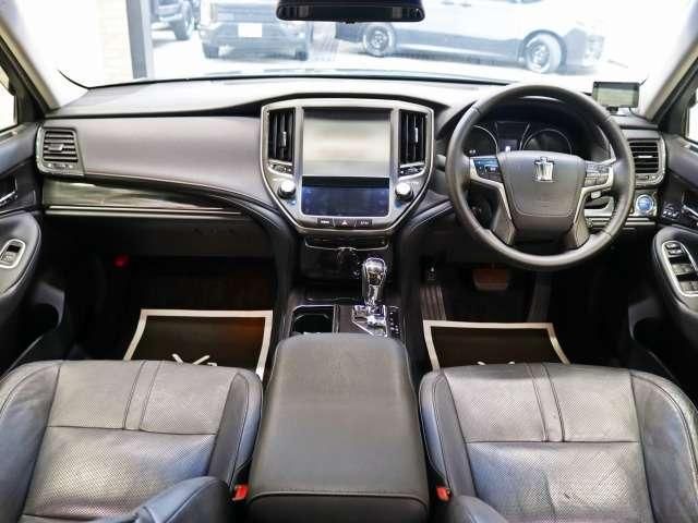 CROWN sedan