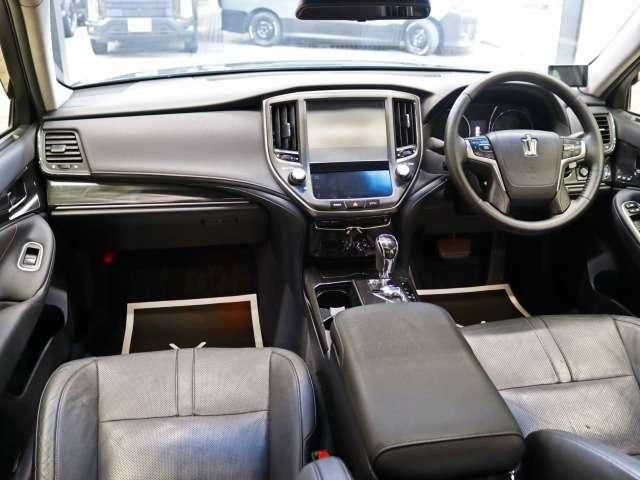 CROWN sedan