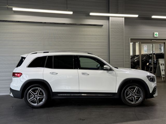 MERCEDES BENZ GLB