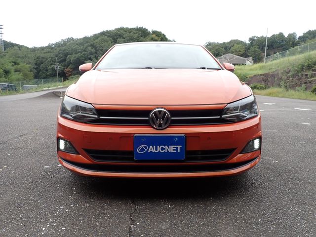VOLKSWAGEN POLO