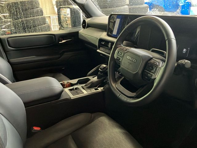 LANDCRUISER 250