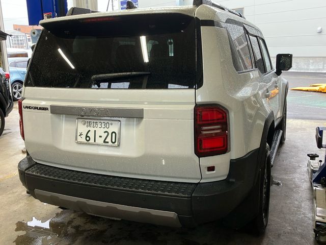 LANDCRUISER 250