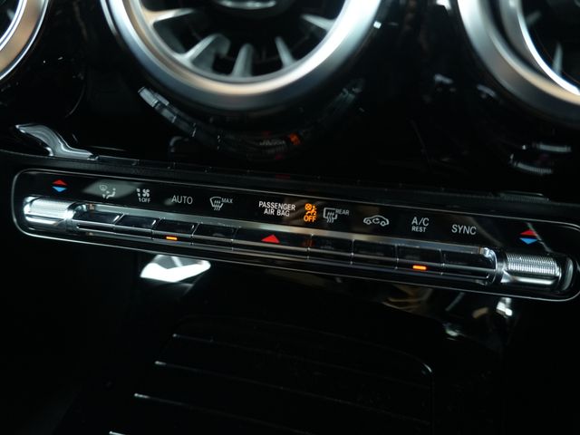 MERCEDES BENZ CLA Shooting Brake