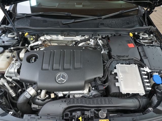 MERCEDES BENZ CLA Shooting Brake