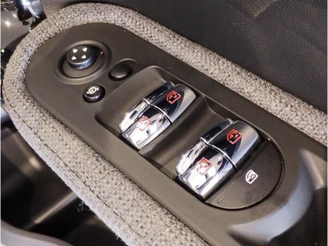 MINI COOPER D CROSSOVER