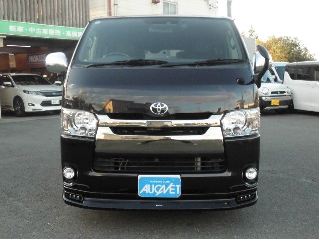 REGIUSACE 2WD van