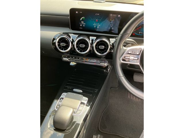 MERCEDES BENZ A class sedan