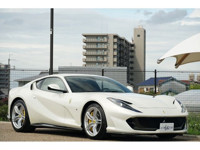 FERRARI 812 Superfast