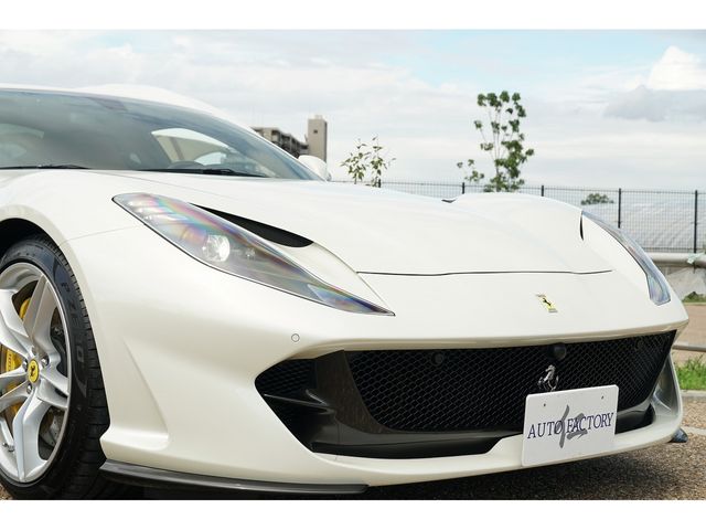 FERRARI 812 Superfast